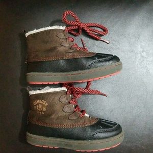 Oshkosh size 8 toddler snow boots